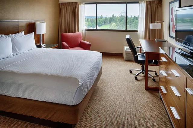 غرفة بسريرين كوين بإطلالة على النهر في طابق مرتفع، DoubleTree by Hilton Hotel Spokane City Center 1/3