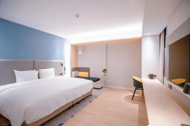 Standard, King Bed, Atrium View, Extra Floor Space، Holiday Inn Express Jinan Airport Zone 1/5
