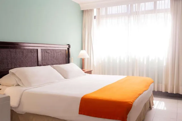 Standard, King Bed, Hotel Faranda Express Puerta Del Sol Barranquilla, A Member of Radisson Individuals 1/6