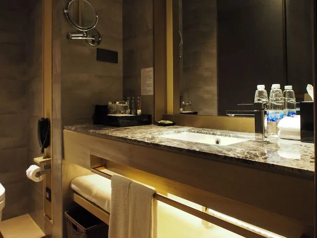 غرفة بريميير بسرير كينج، NOVOTEL SHANGHAI CLOVER 7/7