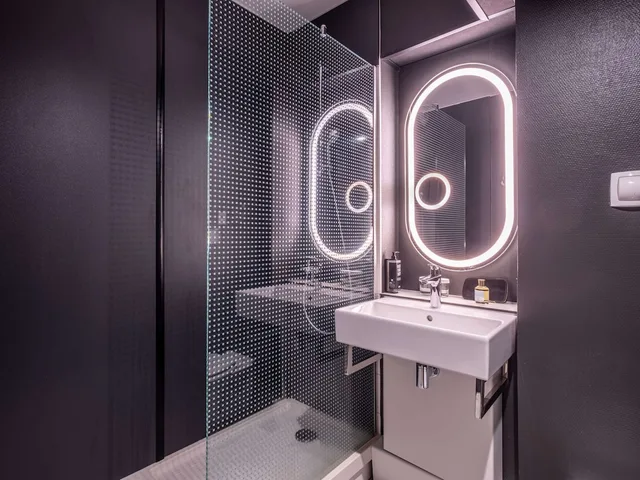 غرفة قياسية بسرير مزدوج وسرير فردي، ibis Nantes Nord Treillieres 2/2