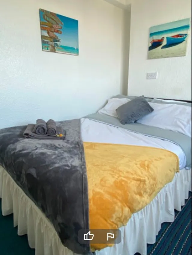 3 Rooms, Family، OYO Tudor Lodge - Redcar Beach 2/3