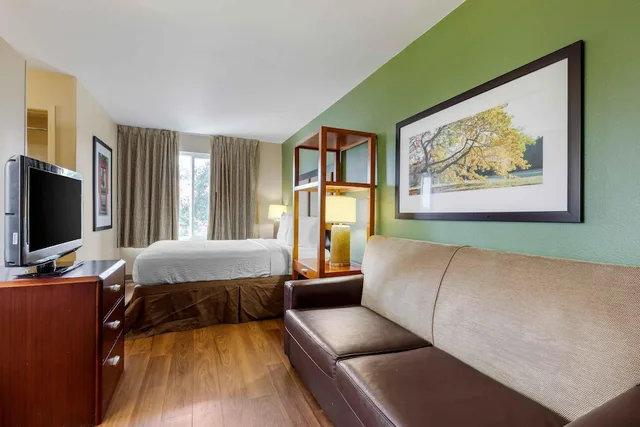استوديو ديلوكس بسرير كوين مع أريكة، Hawthorn Extended Stay by Wyndham Irving Las Colinas 3/6