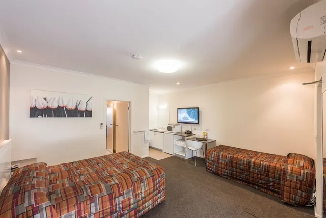 غرفة قياسية بثلاثة أسرّة بغرفتي نوم، McLaren Vale Motel and Apartments 1/3