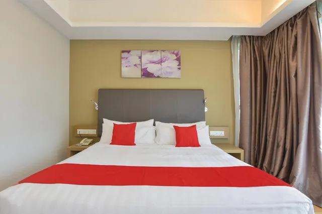 3 Bedrooms, Suite, 3 Double Beds, Twin Towers View, Suasana Suites Bukit Ceylon 1/2