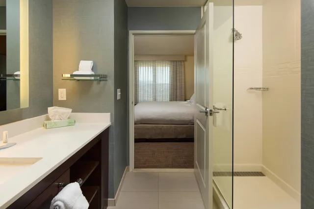 جناح بسرير كينج مع أريكة، Residence Inn Kansas City At the Legends 4/5