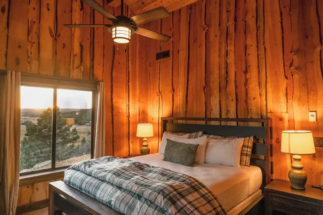 Lodge, 6 Beds, 3 King Beds, Zion Mountain Ranch 3/8