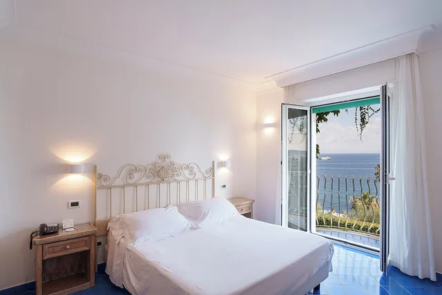 Comfort, Double Bed, Sea View, Continental Mare 3/10