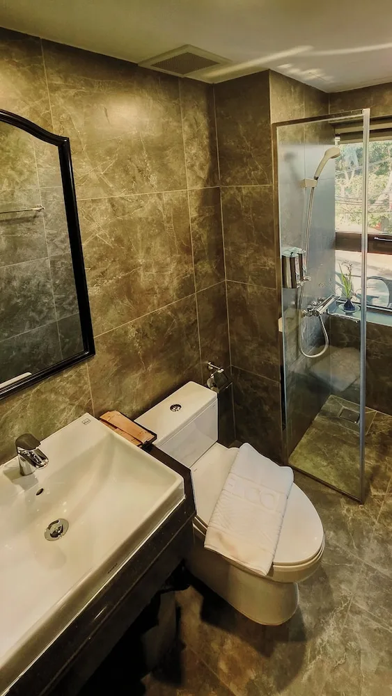 جناح بسرير كينج بإطلالة على المدينة، Anvi Saigon Boutique Hotel 5/8