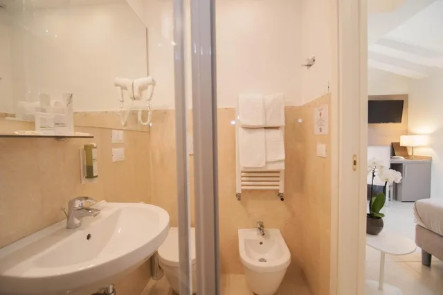 Smart, Double Bed، Leone Hotel 4/4