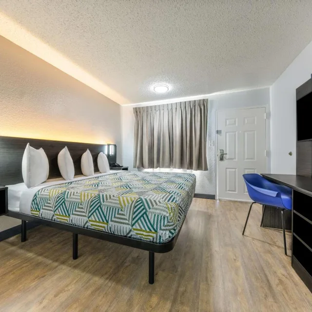غرفة بسرير كينج، Motel6 Fort Worth, TX - East 3/7