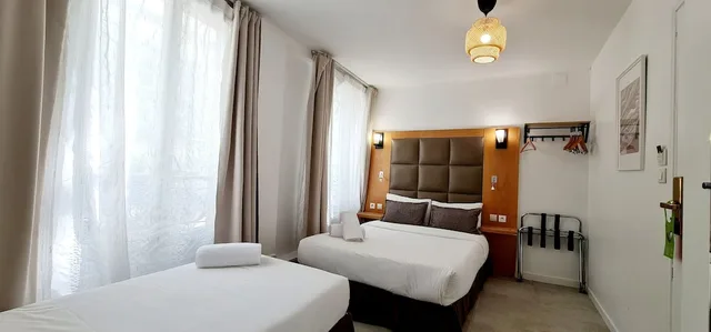 غرفة ثلاثية بسرير مزدوج وسرير فردي، Hotel De France. 10/10