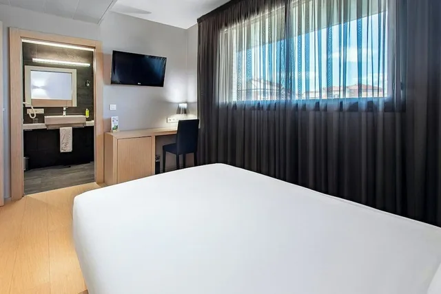 غرفة عائلية بسرير كوين وسرير فردي، Sercotel Hola Tafalla 7/10