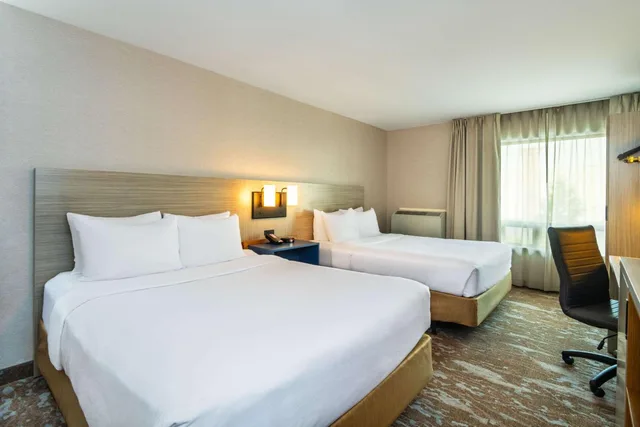 غرفة بسريرين مزدوجين في طابق مرتفع، Comfort Inn Kingston - Highway 401 7/9