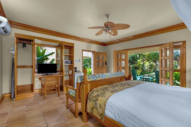 Garden, Stone, Cottage, Sofa، Ocean Cliff Hotel Negril 1/4