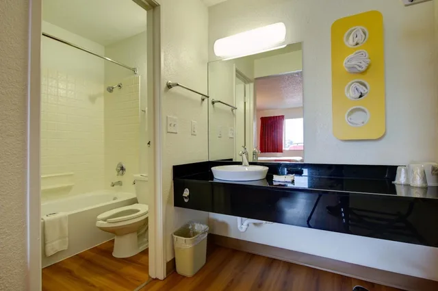 غرفة قياسية بسرير مزدوج لذوي الإعاقة، Motel6 Seattle, WA - Airport 9/10