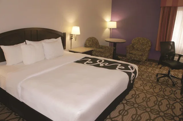 غرفة بسرير كينج، La Quinta Inn Springfield South 1/5