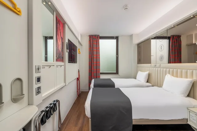 غرفة كلاسيكية بسريرين منفصلين، Point A Hotel Glasgow 5/10