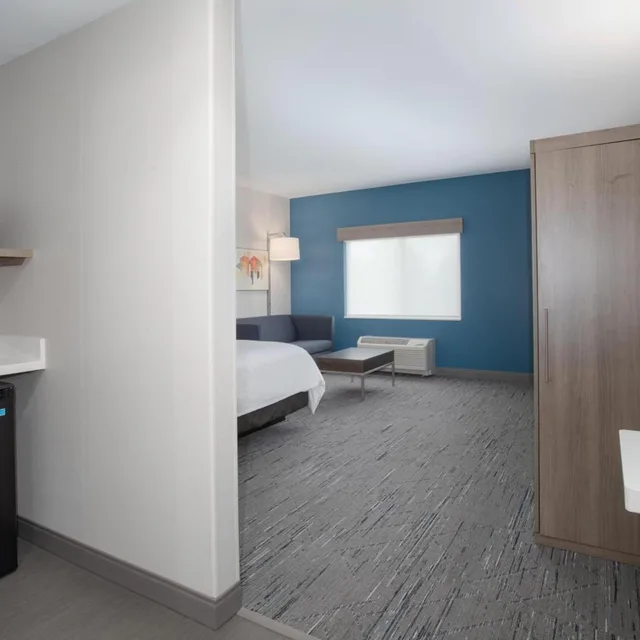 جناح بسرير كينج بجاكوزي، Holiday Inn Express Hotel And Suites Idaho Falls 2/2