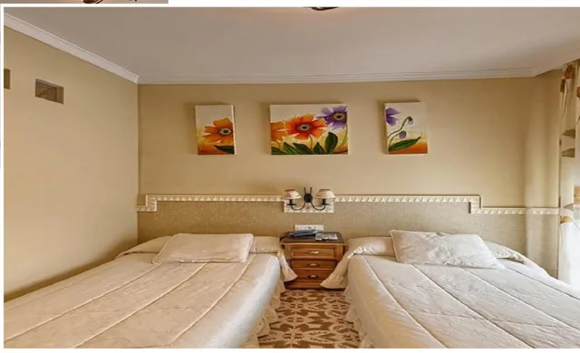 غرفة بسريرين منفصلين بحمام خاص، Hotel Sierra de Araceli Lucena 9/10