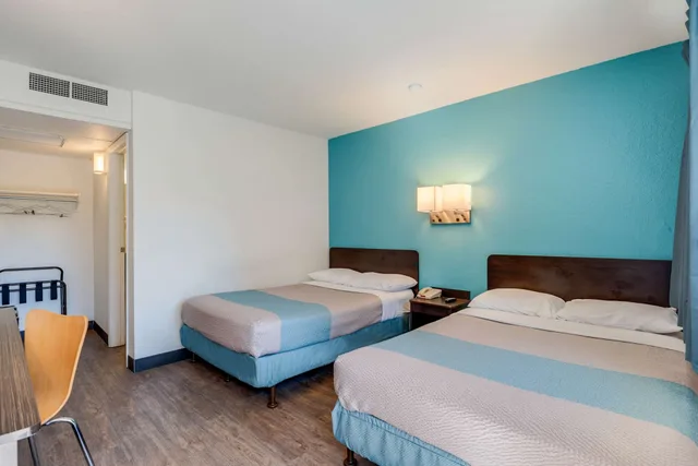 غرفة قياسية بسريرين مزدوجين، Motel6 Winnemucca, NV 1/5