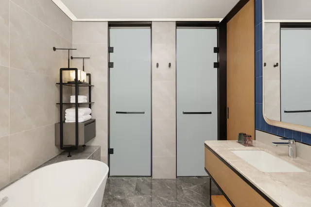 غرفة ديلوكس بسرير كينج بإطلالة على الجبل، Sheraton Pujiang 5/5