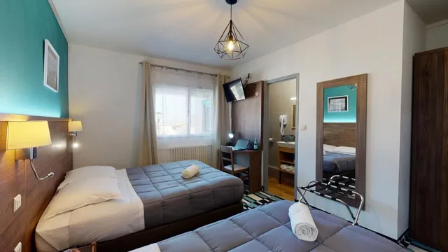 غرفة ثلاثية، Hotel Les Pieux 1/7