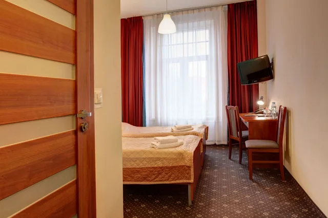 غرفة بسريرين منفصلين، Lothus Hotel 2/4