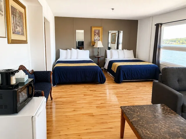 جناح عائلي بسريرين كوين وسريرين منفصلين، Harbourview Inn, SureStay Collection by Best Western 4/8