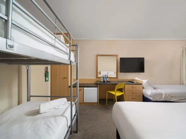 غرفة عائلية بسرير كوين وسرير فردي وسرير بطابقين، ibis Styles Canberra 6/8