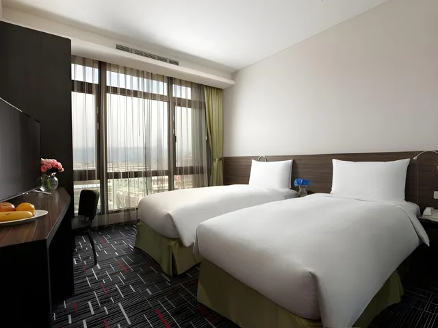 Leisure, CAPITAL HOTEL SONGSHAN 2/2