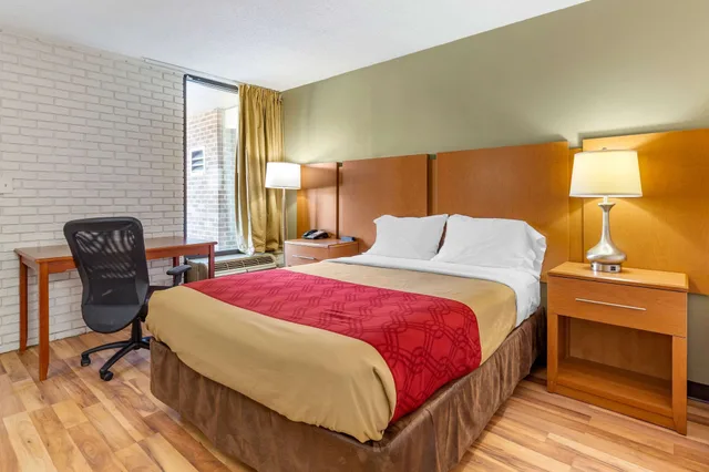 غرفة قياسية بسرير مزدوج للمدخنين، Econo Lodge Creedmoor - Butner 8/10