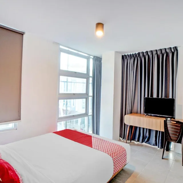 غرفة ديلوكس بسرير كينج، OYO 90559 Gamacity Residence 3/10