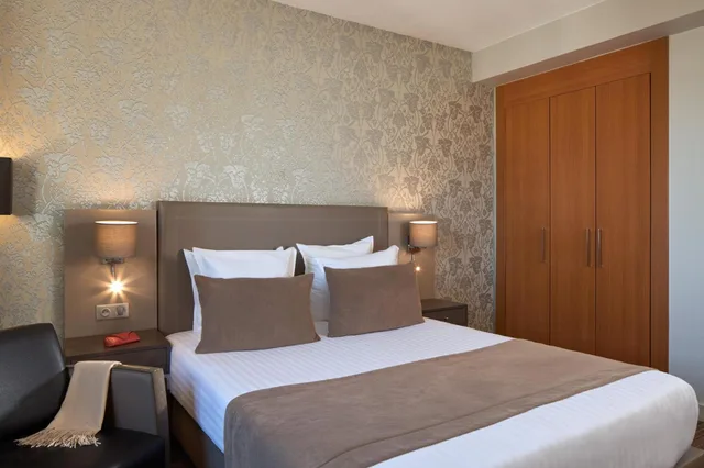 غرفة ثلاثية بسرير فردي بغرفتين، Timhotel Opera Blanche Fontaine 2/6