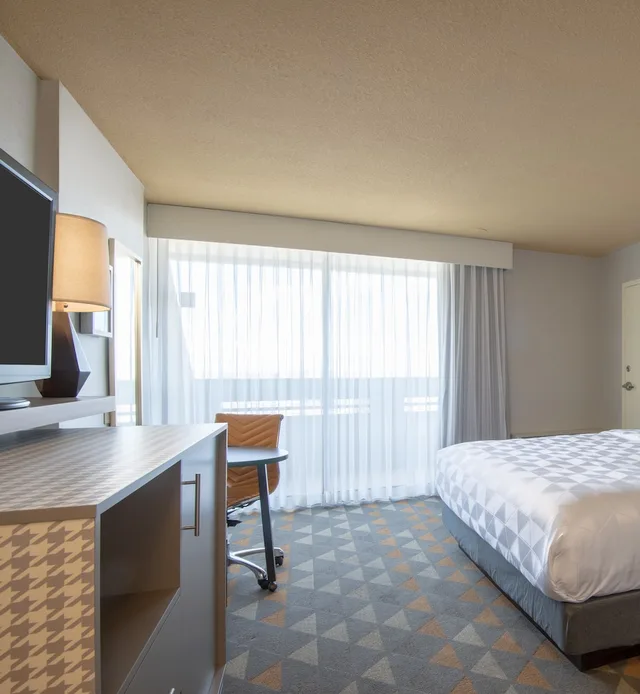 غرفة قياسية بسرير فردي، Holiday Inn Denver East Stapleton 2/4