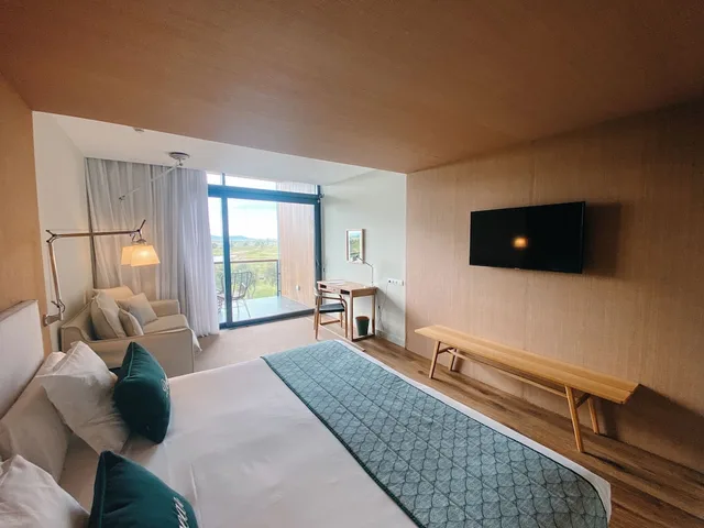 Premium, King Bed, Golf Course View, Terrace، Emporda Golf Resort 2/5