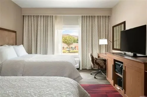 غرفة بسريرين كوين بحوض استحمام لذوي الإعاقة، Hampton Inn Kanab 1/2
