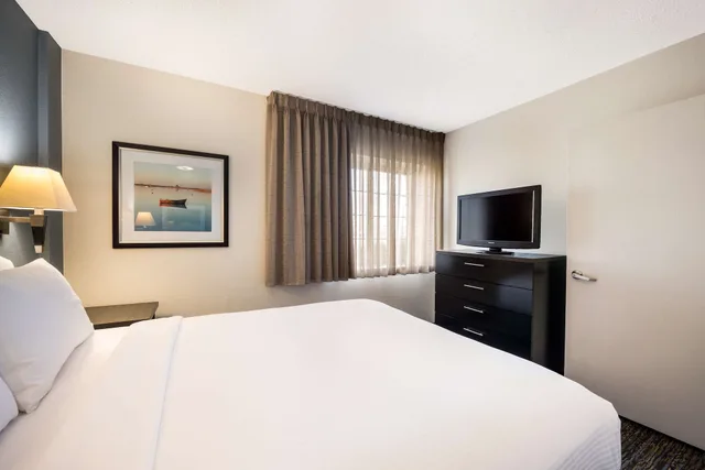 جناح بسرير كوين مع أريكة لذوي الإعاقة، Sonesta Simply Suites Birmingham Hoover 5/10