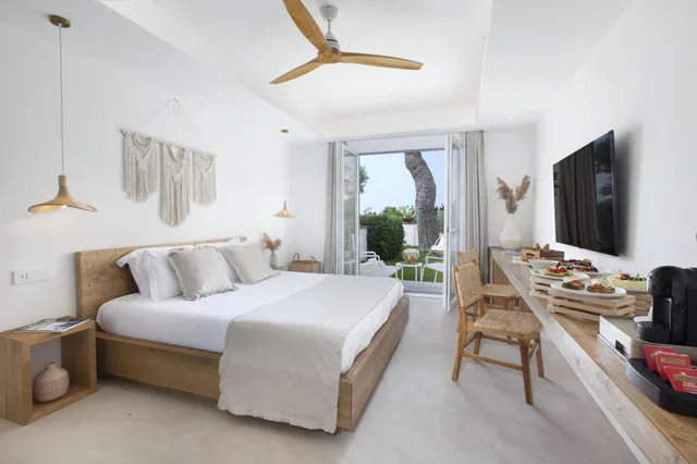 غرفة كلاسيكية بسرير مزدوج بإطلالة على الحديقة بشرفة، Maya Beach Resort 1/7