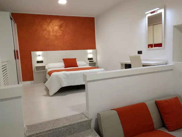 غرفة قياسية بسريرين منفصلين مع أريكة، Hotel Emperatriz I 4/9