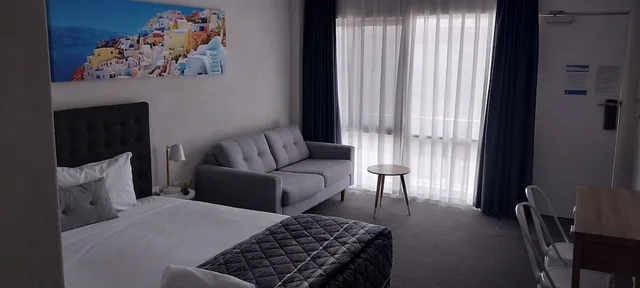 Deluxe, King Bed, Comfort Inn Commodore Albury 4/6
