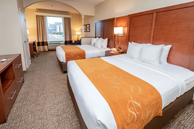جناح بسريرين كوين مع أريكة لذوي الإعاقة، Comfort Suites Houston near Medical Center- NRG Stadium 2/6