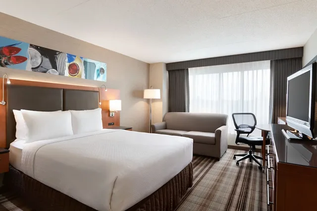غرفة قياسية بسرير فردي، Crowne Plaza Auburn Hills 1/8