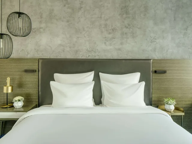 غرفة سوبيريور بسريرين منفصلين بإطلالة على المدينة، Pullman Hotel Sharjah 4/6