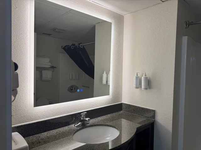 غرفة بسريرين كوين، Days Inn & Suites by Wyndham Festus 8/9