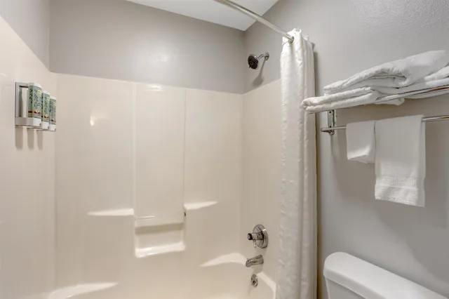 Suite, King Bed, Best Western Shippensburg Hotel 8/10