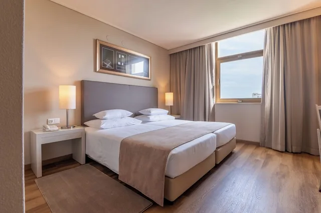 Senior, Suite, Twin Beds, Sea View, Sofa، Vila Gale Ampalius 4/10