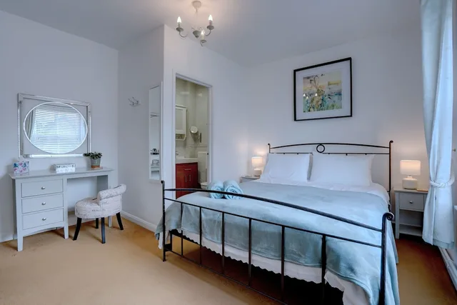 غرفة سوبيريور بسرير كينج، Regency Guest House 1/2