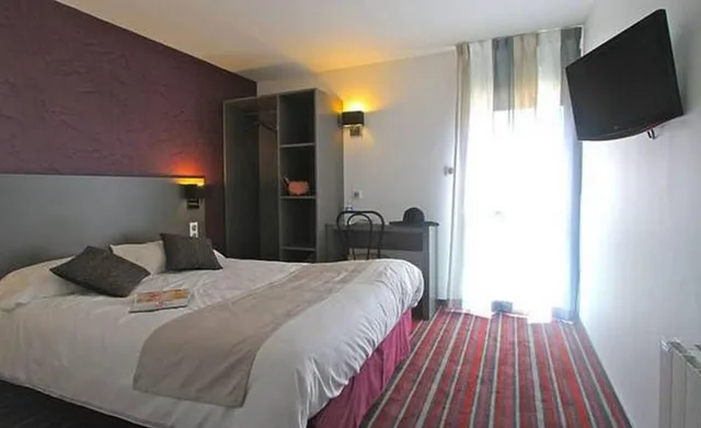 غرفة قياسية بسرير مزدوج، Brit Hotel Le Kerotel 1/4