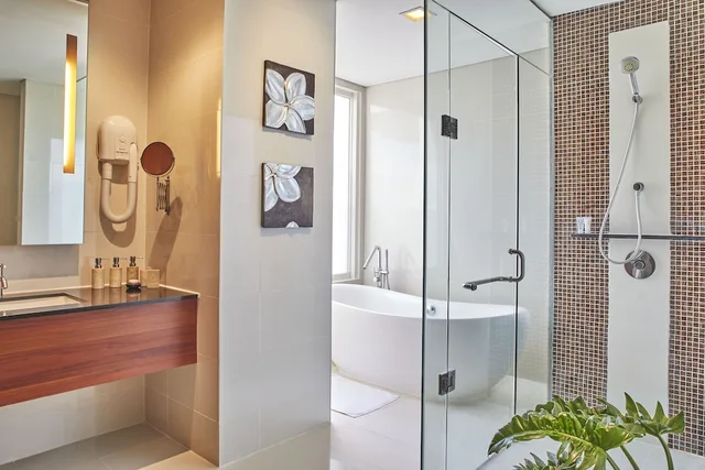 Jambuluwuk, Suite, King Bed، Jambuluwuk Malioboro Hotel Yogyakarta 5/5
